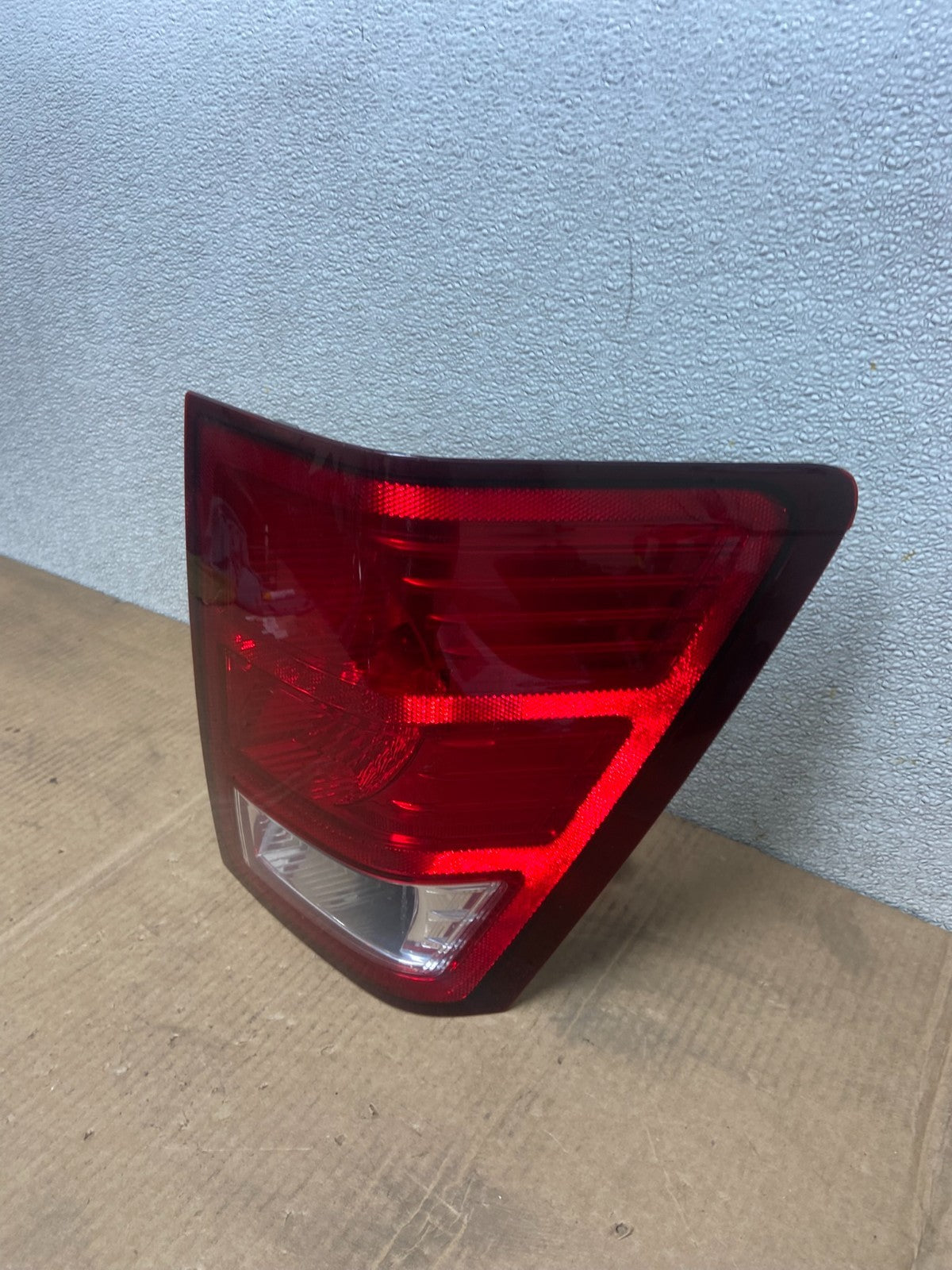 2007 to 2010 Jeep Grand Cherokee Right Passenger Tail Light AA5405 DW1