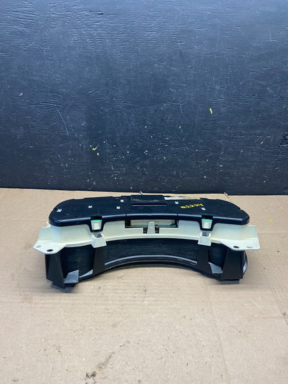 2002 GMC Yukon Speedometer Cluster Gauge Q2234 DG5
