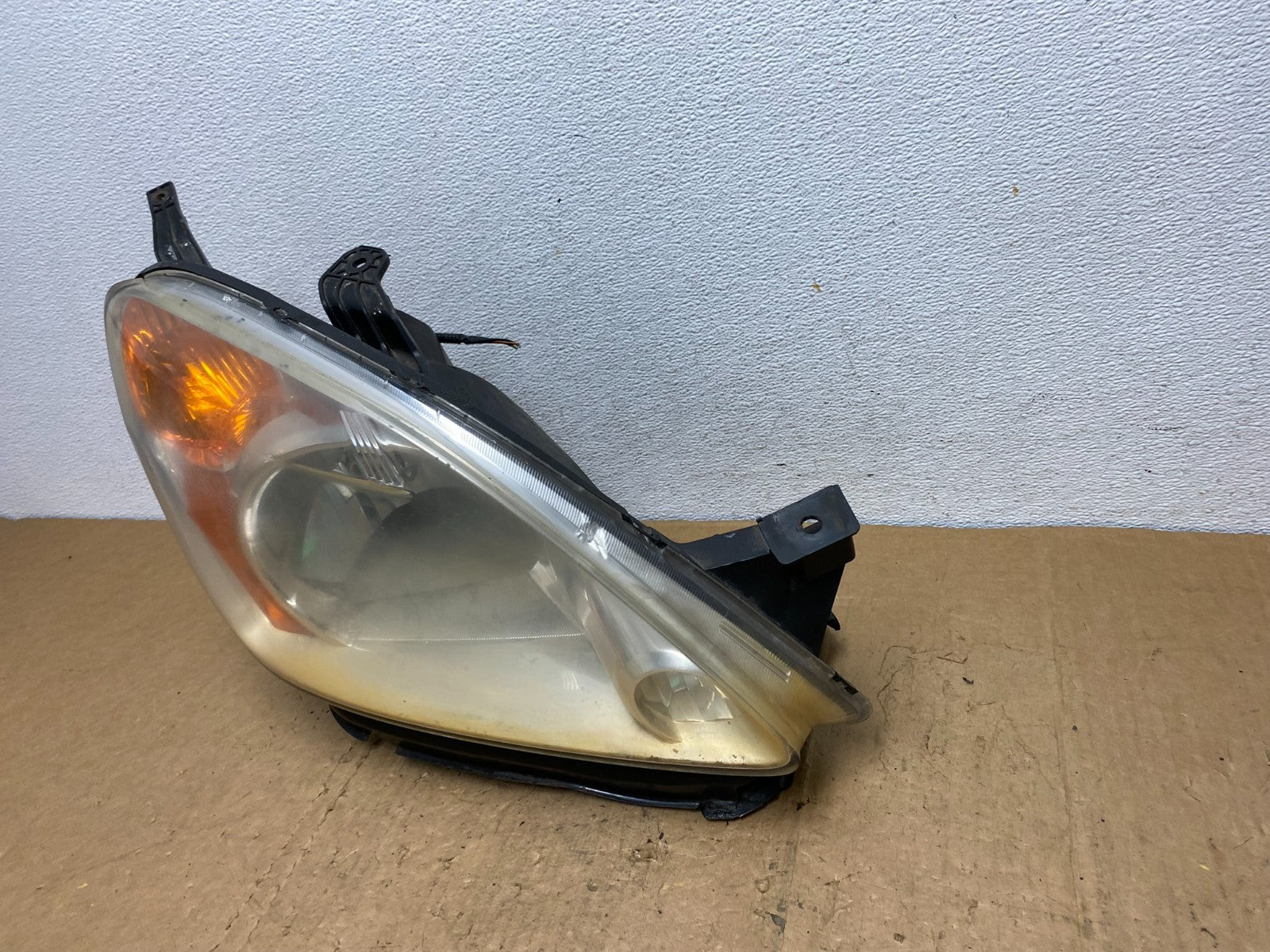 2002 to 2004 Honda CRV CR-V Right Passenger RH Halogen Headlight AD0509 DW1