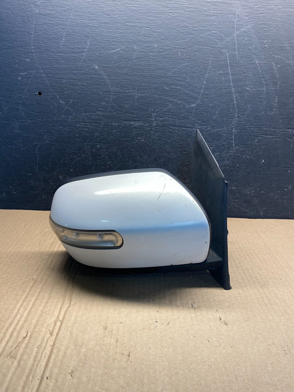 2007-2009 Mazda CX-7 Right Passenger View Door Mirror Turn Signal AF6973 DG0