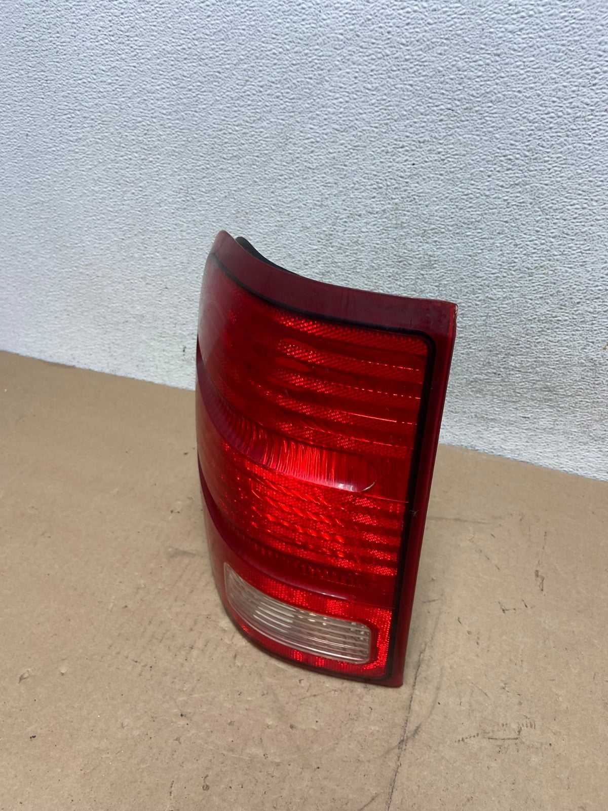 2002 to 2005 Ford Explorer Left Driver Lh Side Tail light AG4629 LK1
