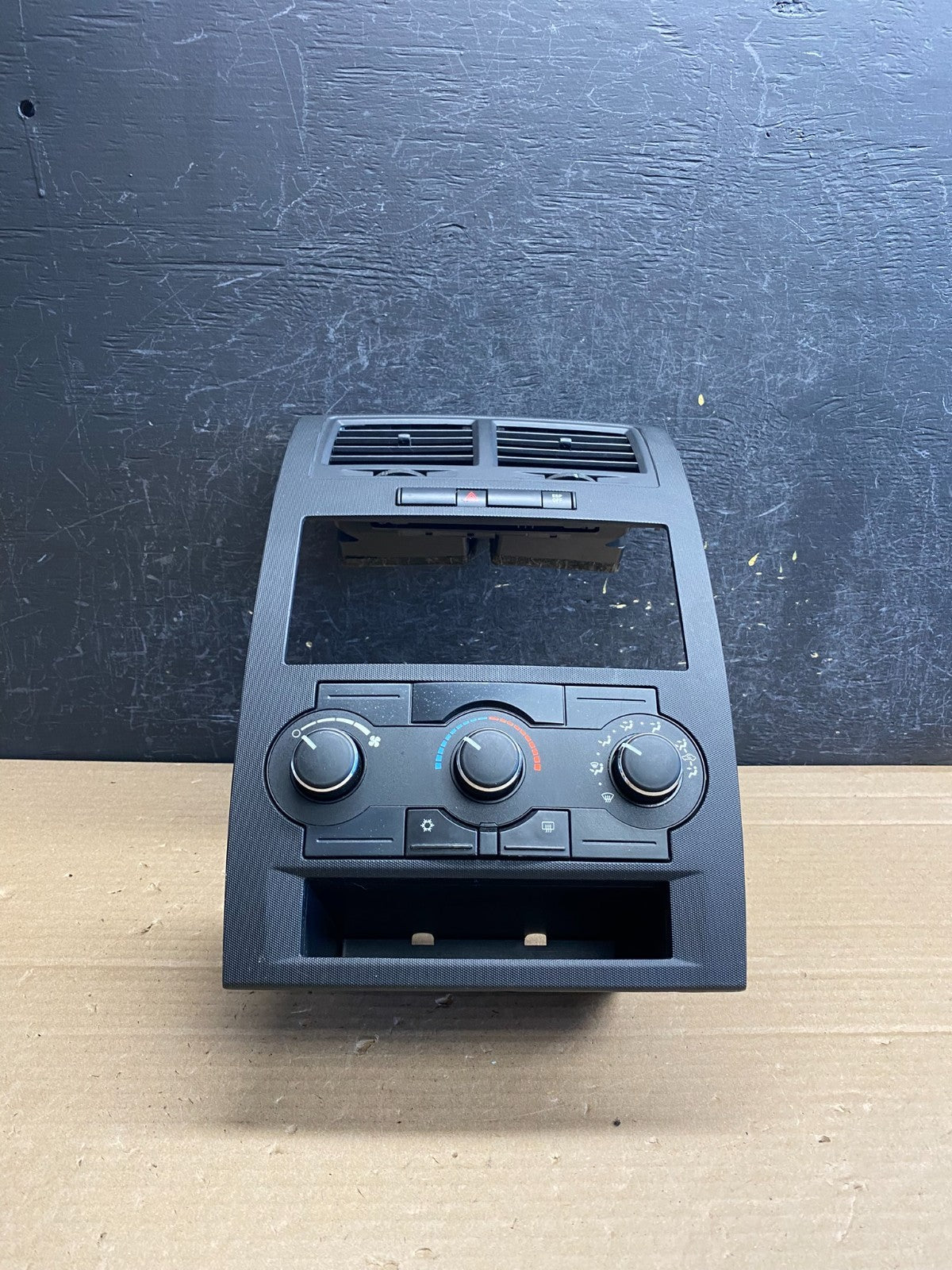 2008 - 2010 Dodge Charger Dash Climate Temperature Control Radio Bezel AG0168 DG0