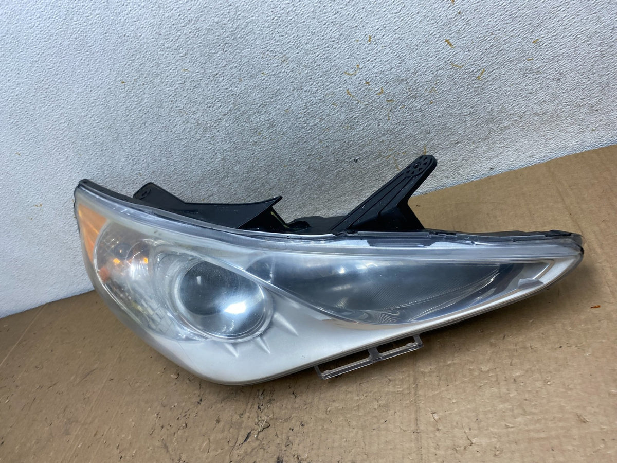 2011 - 2014 Hyundai Sonata Right Passenger Rh Side Headlight Halogen AI9386 LK1
