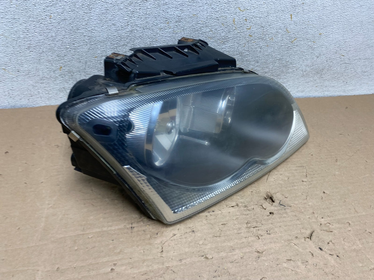 2004 to 2006 Chrysler Pacifica Headlight Right Passenger Halogen AI1029 DW2