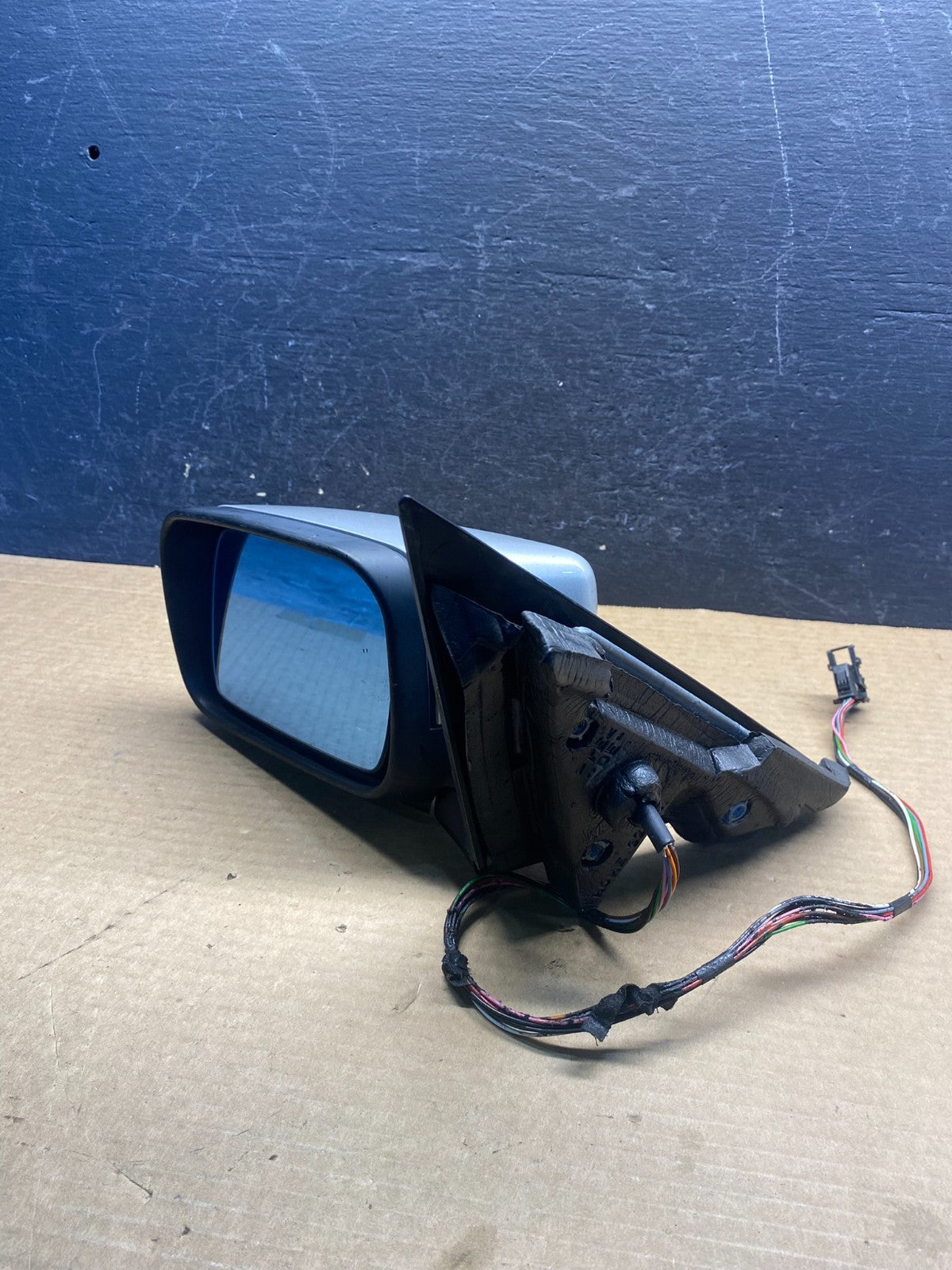 2001 to 2005 BMW 325i Left Driver LH Side View Door Mirror AF4144 DG9