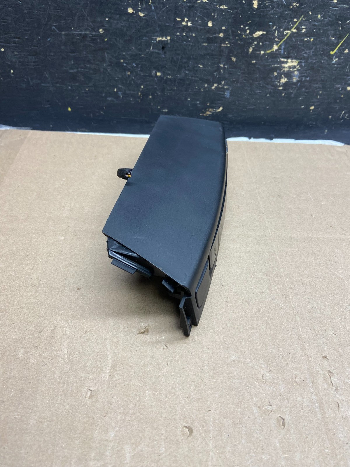 2012-2016 Buick Verano Trunk Lid Traction & Hazard Control Switch OEM AB18351