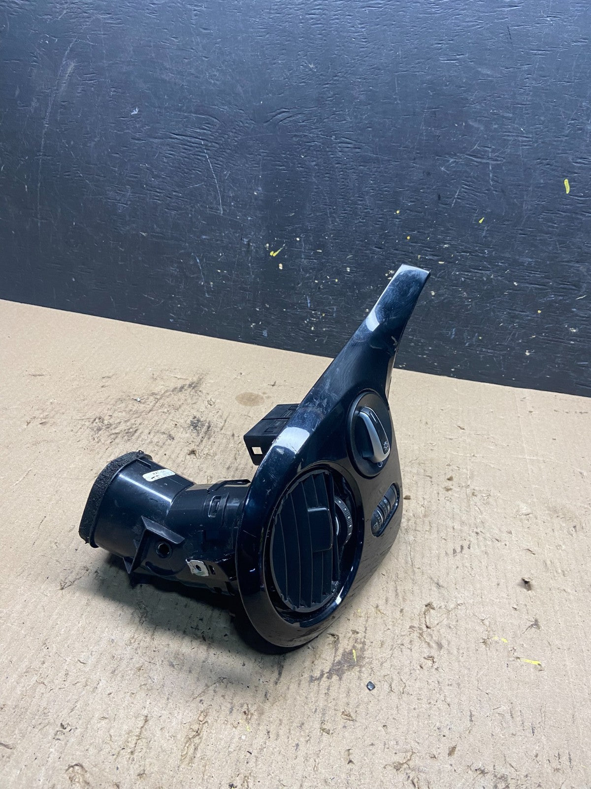 2012 to 2019 VW Beetle Front Left Driver Dash Trim Cover Oem Q7197 DG1
