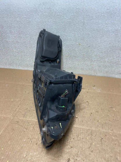 2005 to 2011 Lincoln Town Car Left Driver LH Side Headlight AD2426 DW6