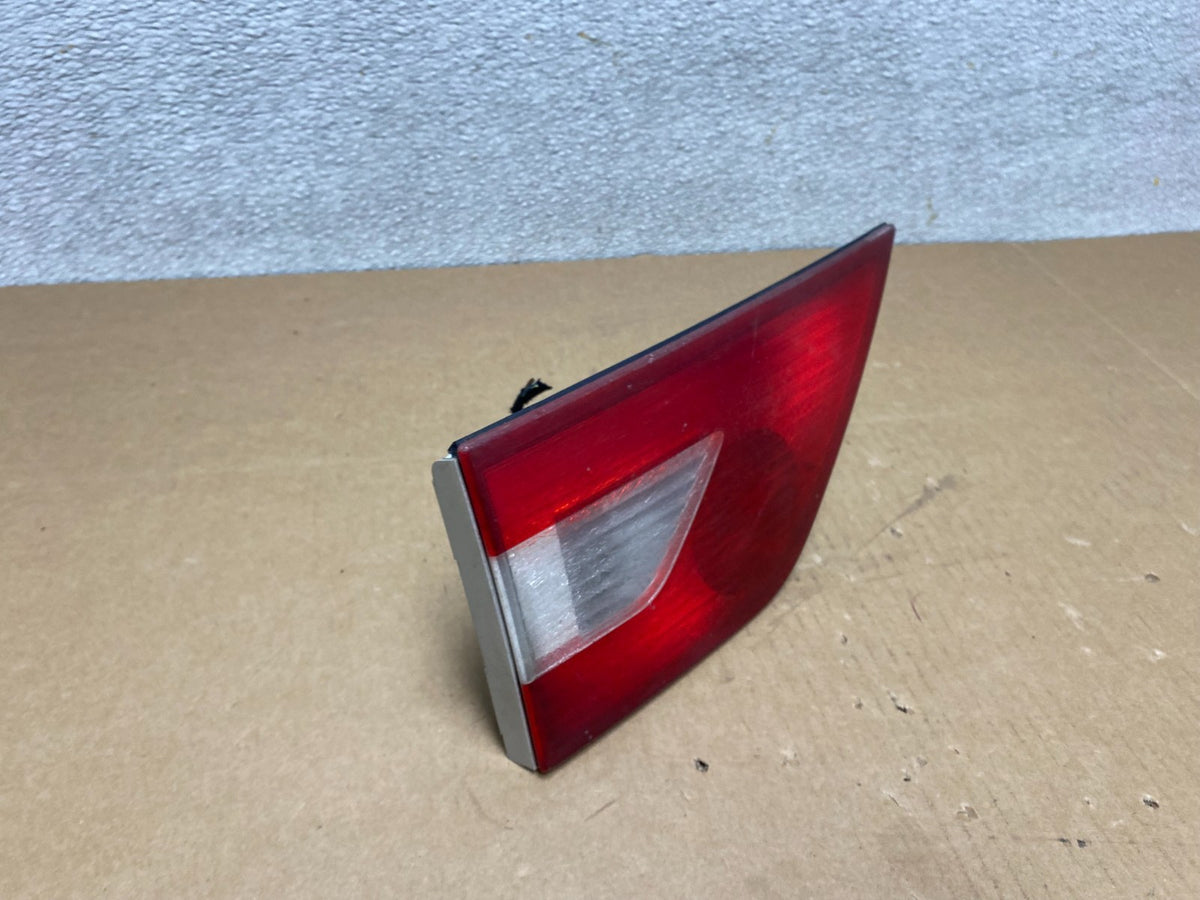 2004 2005 2006 Bmw X3 Left Driver Lh Inner Tail Light V4811 DW2