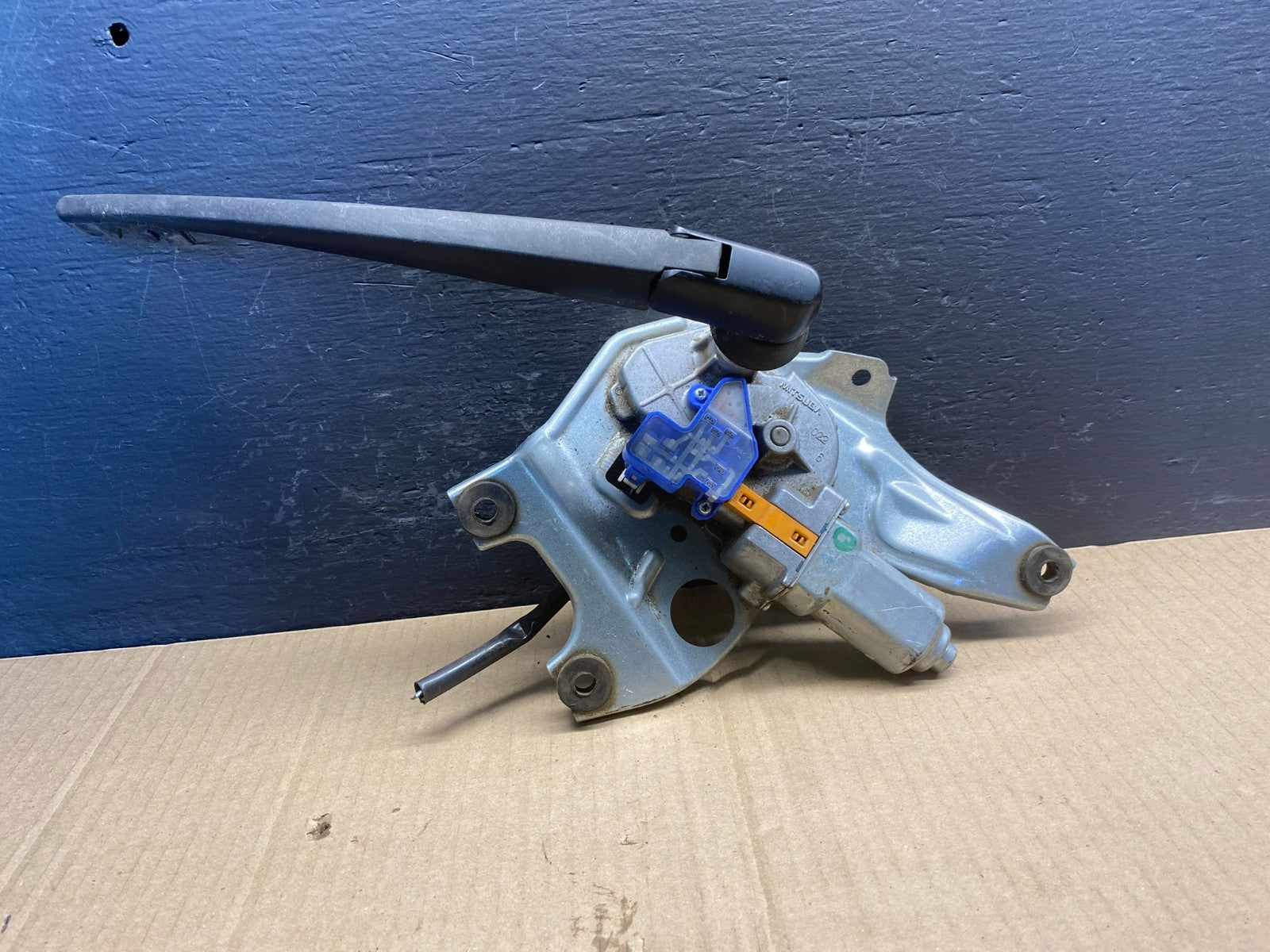 2010 to 2014 Subaru Outback Rear Windshield Wiper Motor AC0877 PS0