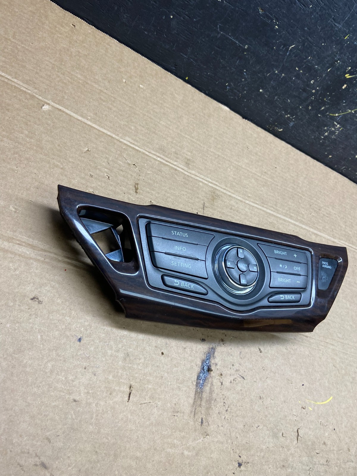 2013 to 2015 Nissan Pathfinder Information Display Control OEM W6513 DG2