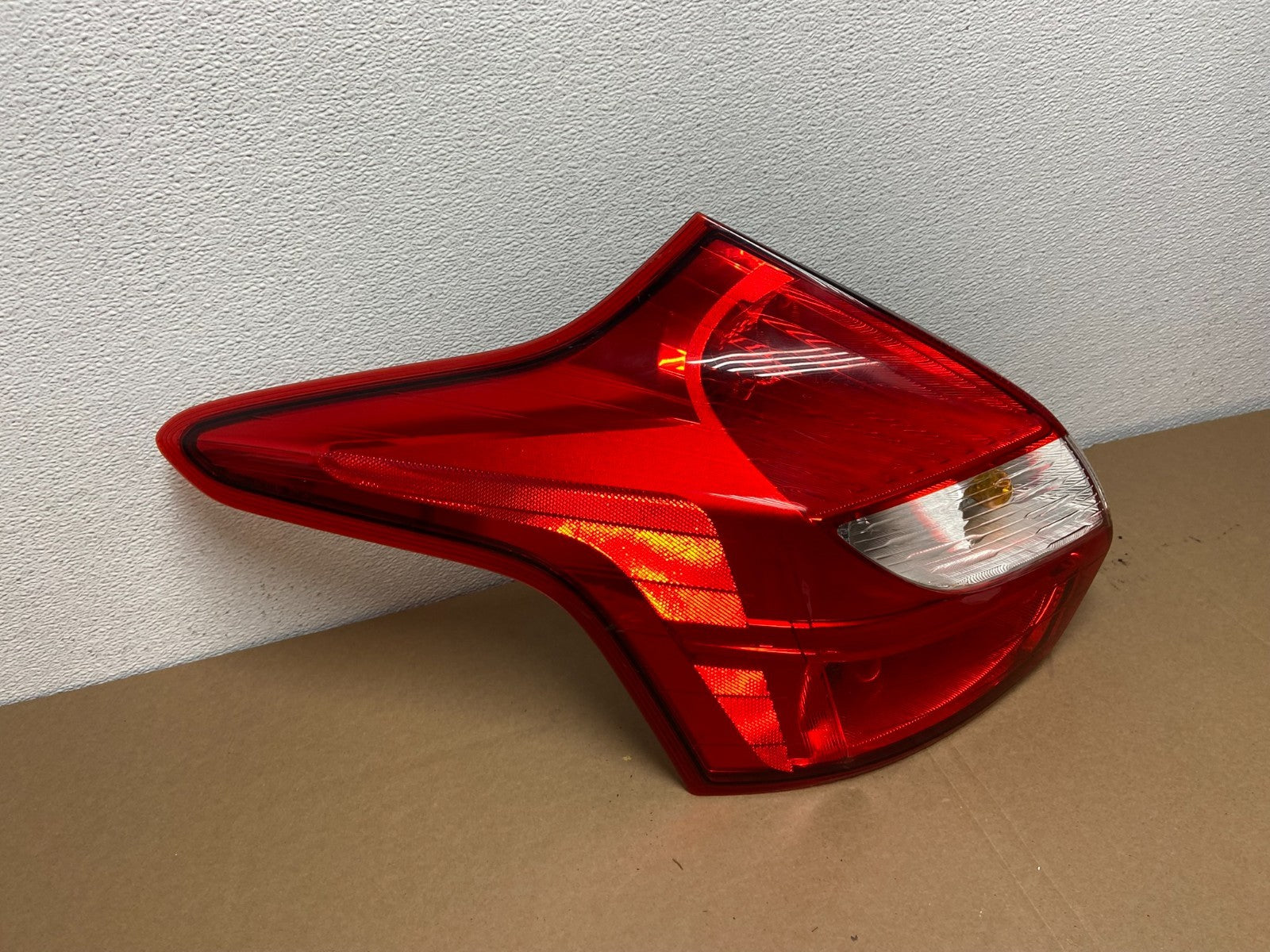 2012 2013 2014 Ford Focus Tail Light Hatchback Left Driver Lh Side Oem AB6300 DW2