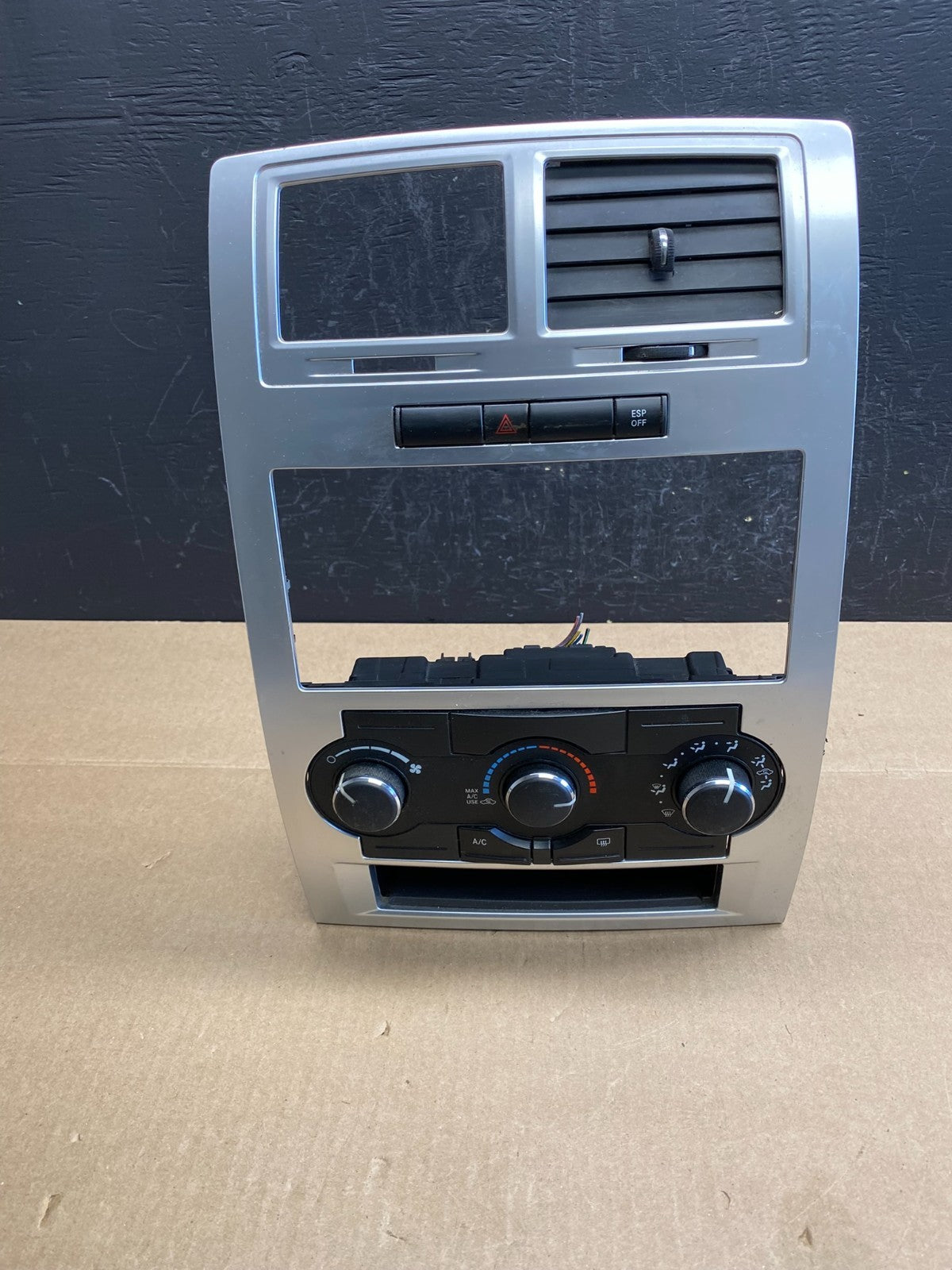 2008 - 2010 Dodge Charger Dash Climate Temperature Control Radio Bezel ac6171 DG0