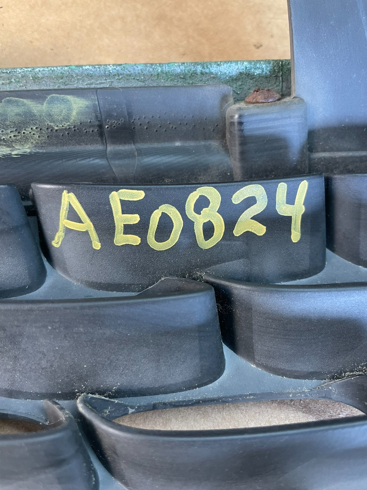 2000 to 2003 Nissan Sentra Front Upper Grill Grille AE0824 DG5