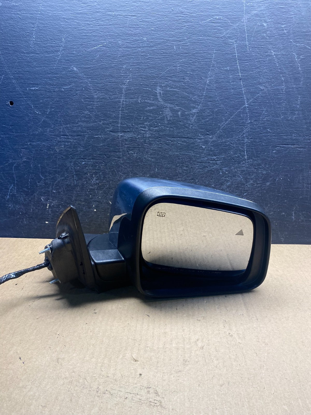 2011 to 2013 Dodge Durango Right Passenger Turn Sgn View Door Mirror AG6179 DG9