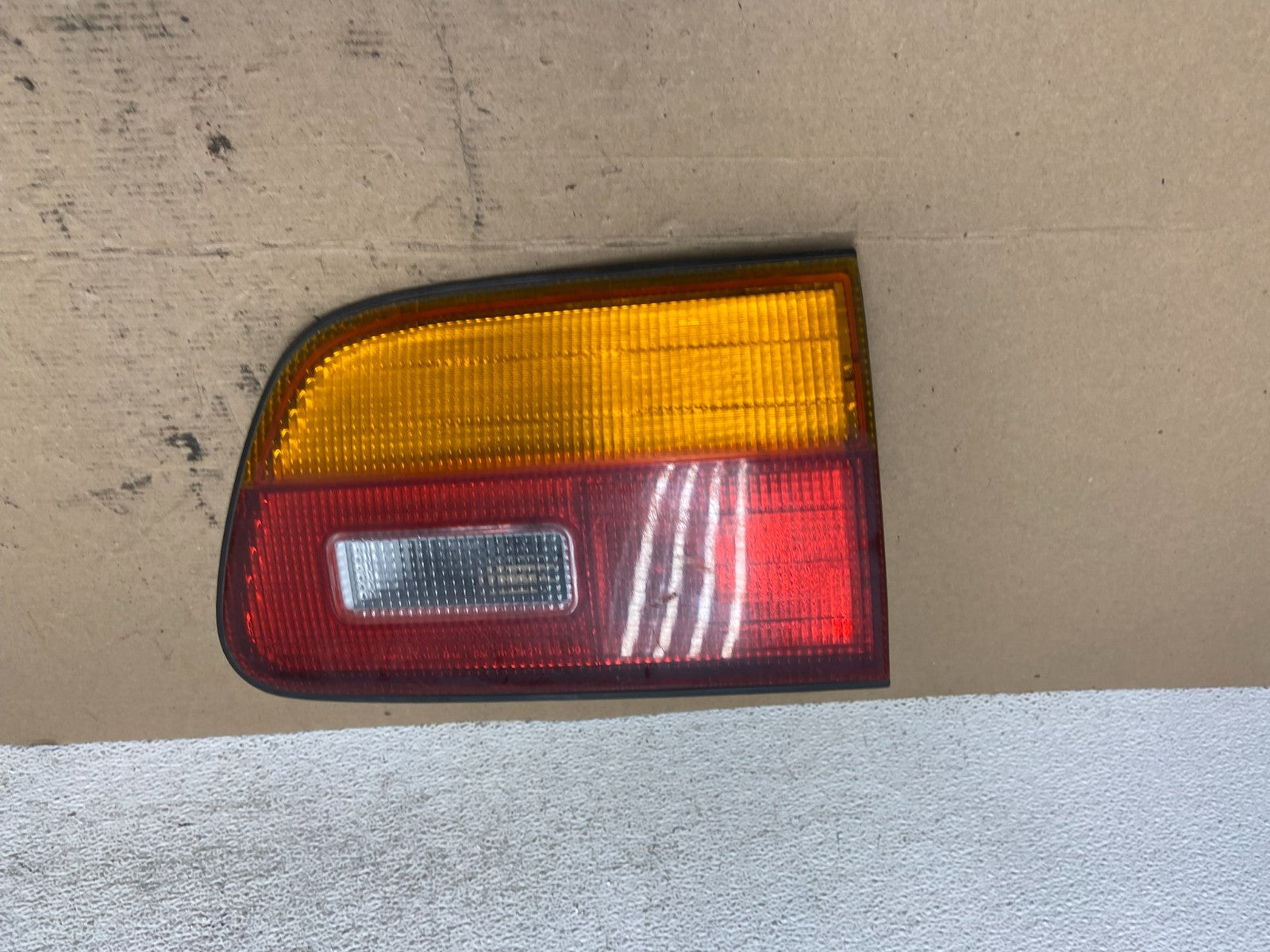 1998 1999 2000 Toyota Sienna Right Passenger Inner Tail light AF4505 DW0