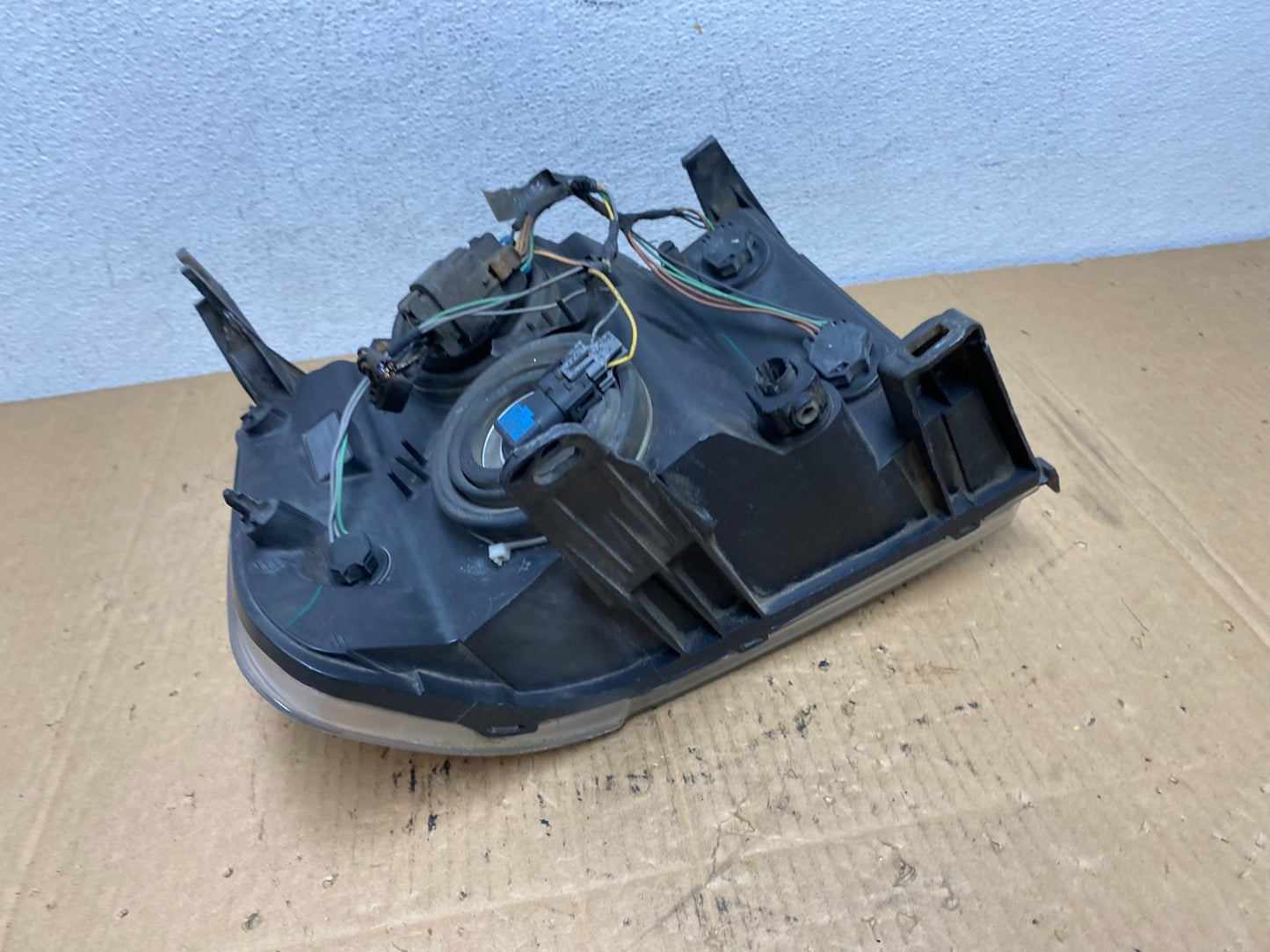 2007 - 2014 GMC Sierra Right Passenger RH Halogen Headlight AD1152 DW7