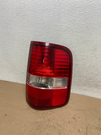 2004 to 2008 Ford F150 F-150 Right Passenger RH Side Tail Light AG5578 LK0