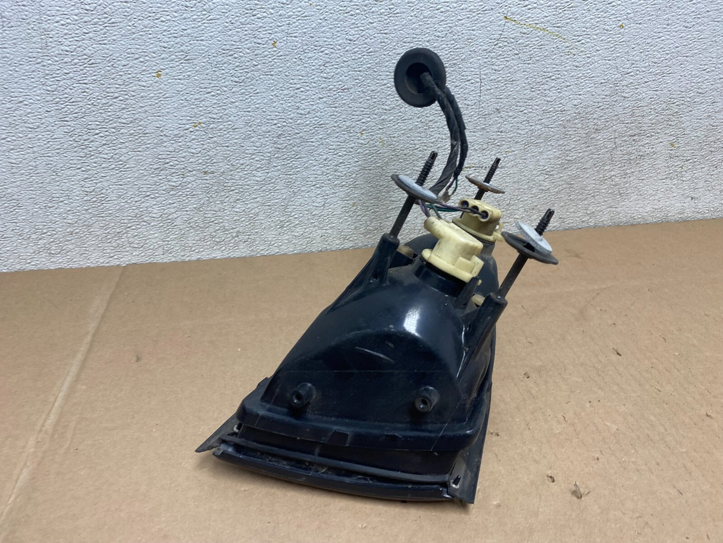 1995 to 2000 Oldsmobile Aurora Right Passenger RH Side Tail Light J6057 DG7