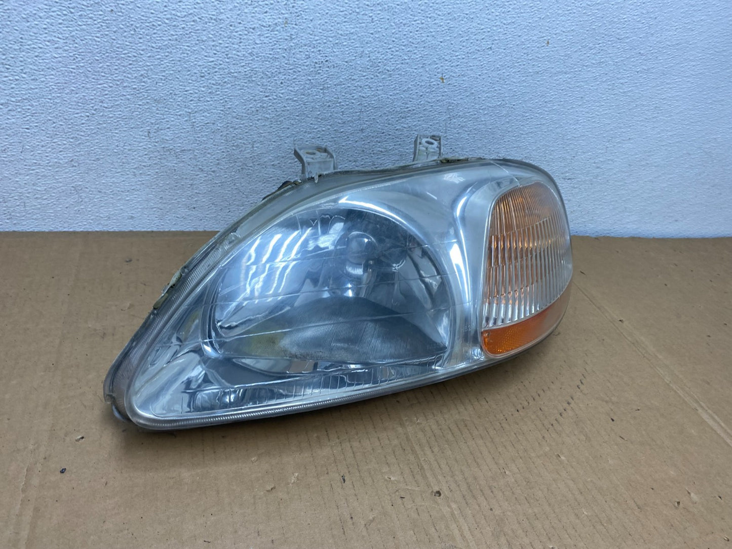 1996 - 1998 Honda Civic Sedan Left Driver LH Headlight Halogen AD0777 DW2