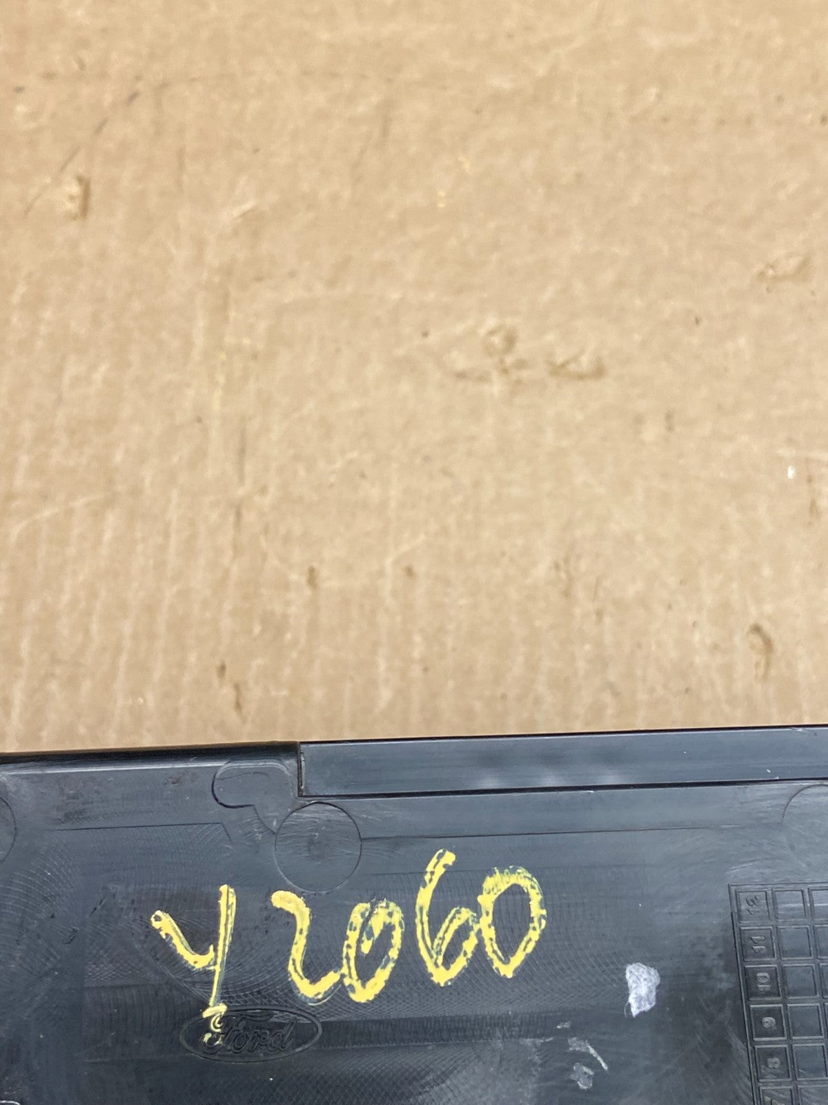 2010-2012 Ford Taurus Center Console Storage Trim Bezel OEM y2060 DG9