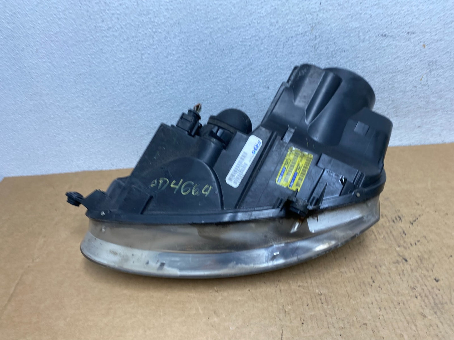 2005 - 2010 Volkswagen Jetta Right Passenger RH Side Headlight Halogen AD4664 DW6