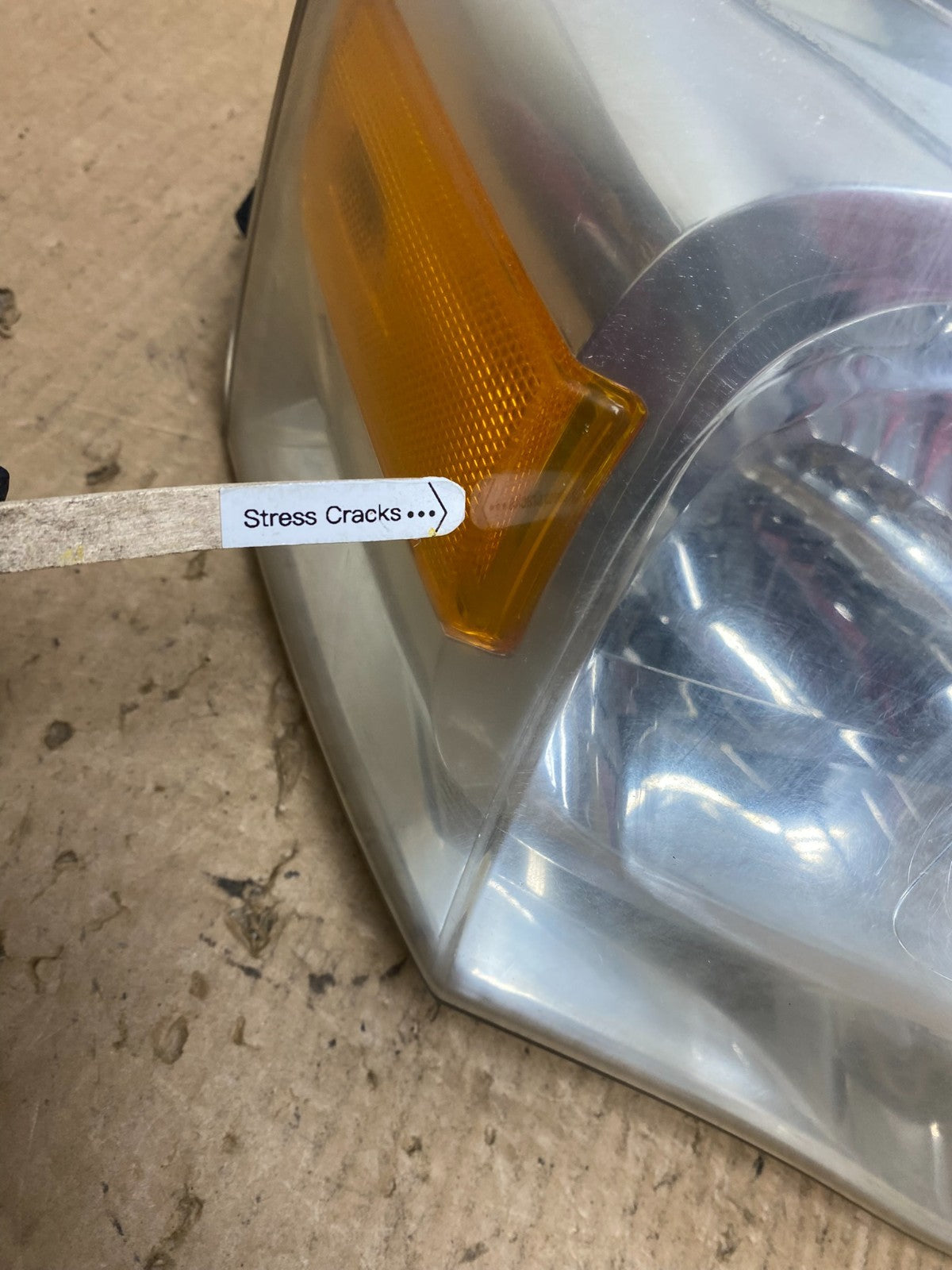 2007 to 2014 Ford Expedition Right Passenger RH side Headlight Halogen AC8256 DW4