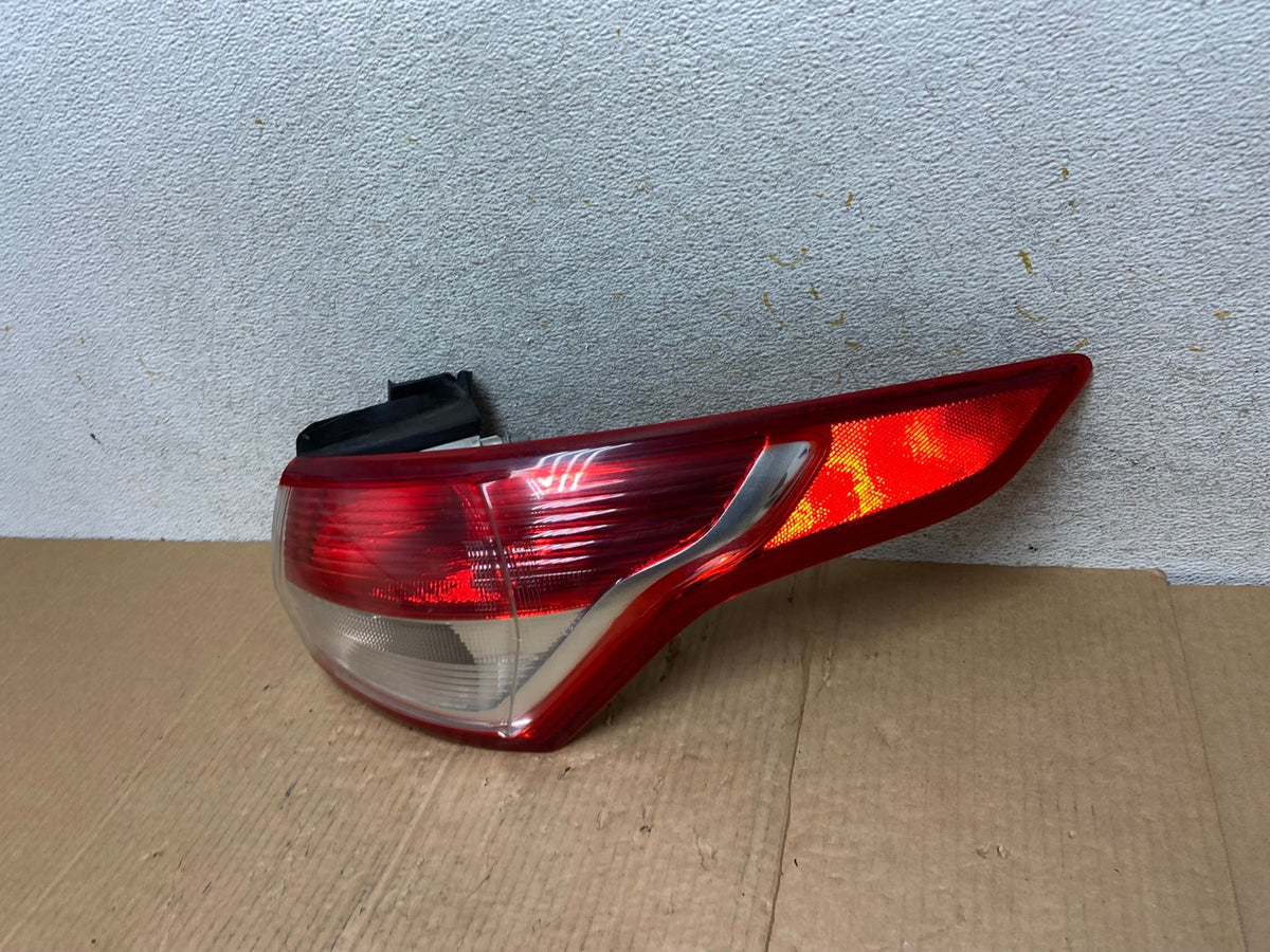 2013 to 2016 Ford Escape Right Passenger RH Side Tail Light AI6533 LK1