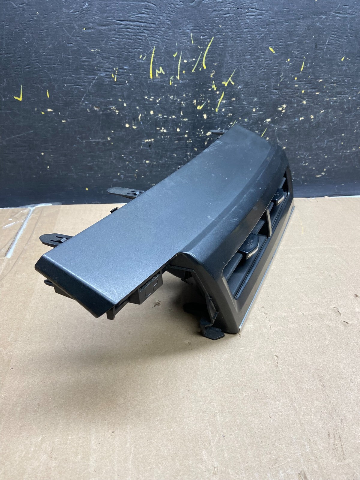 2015 2016 2017 Toyota Prius V Center Dash A/C Air Vents With Trim AB1851 DG1