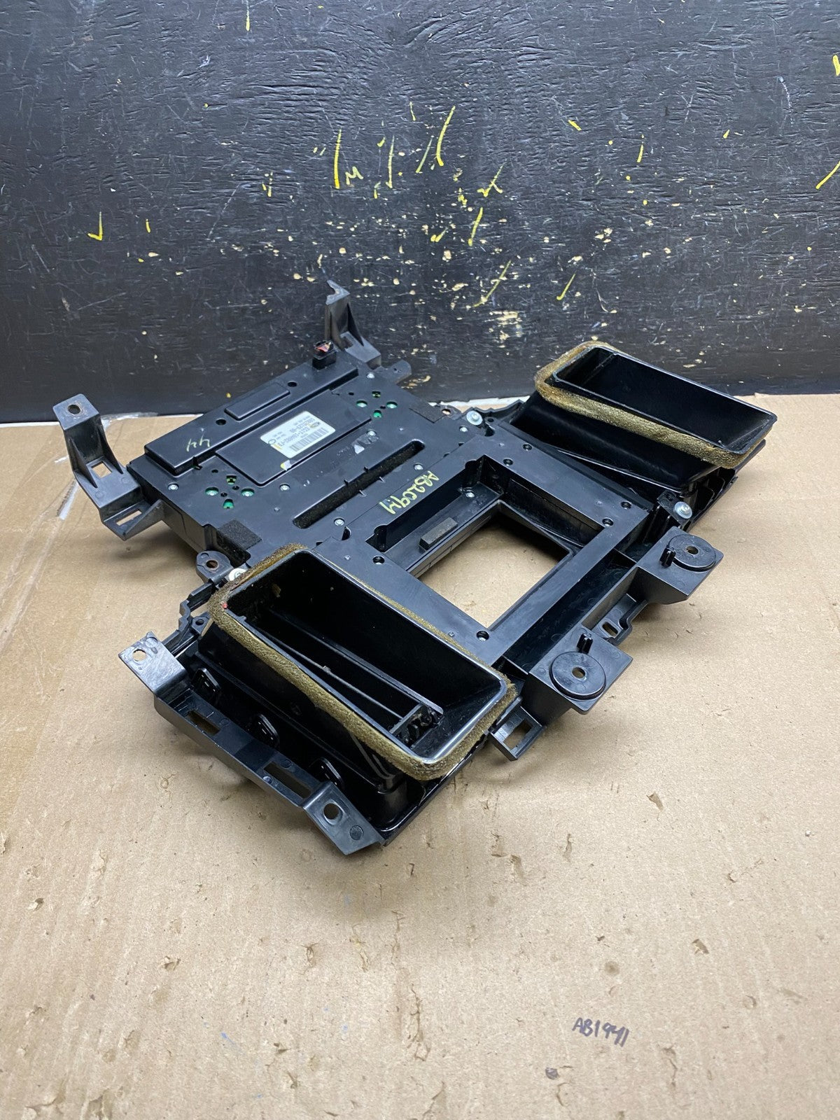 2010-2012 Ford Taurus Front Center Console Climate Radio Control Panel AB2094 DG6