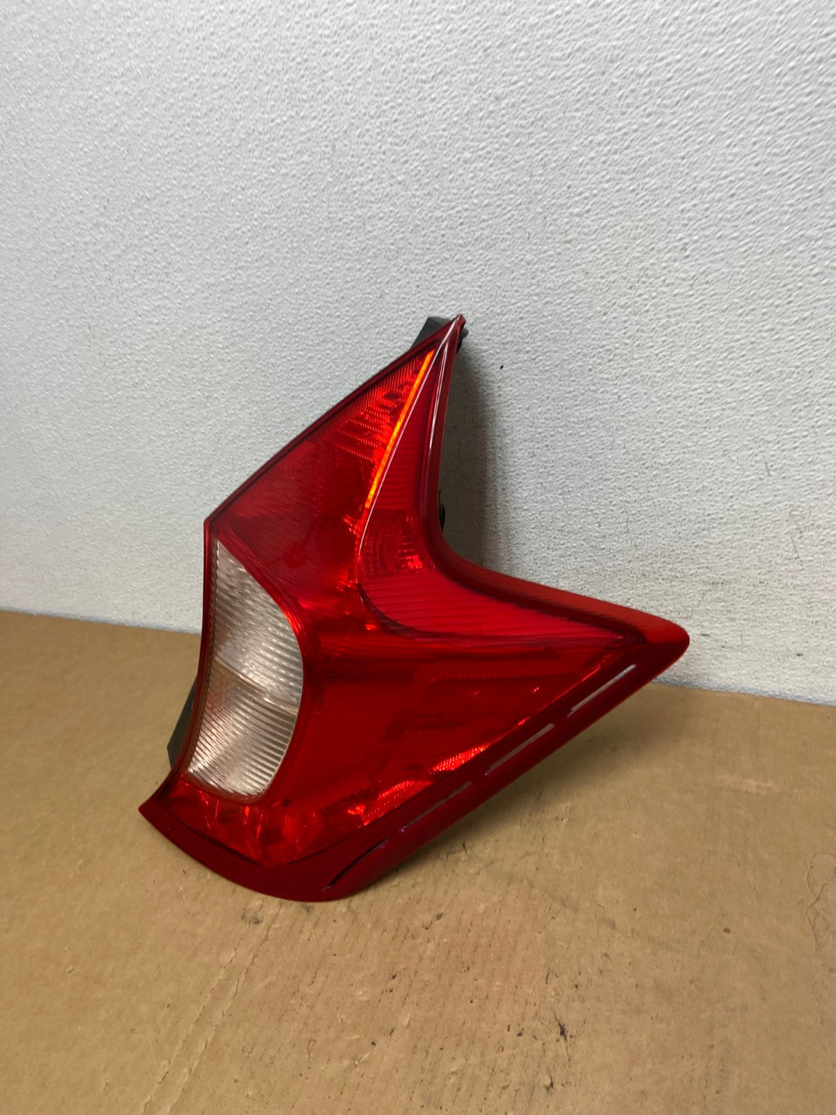 2014 - 2019 Nissan Versa Note Hatchback Right Passenger Tail Light AC8481 LK1