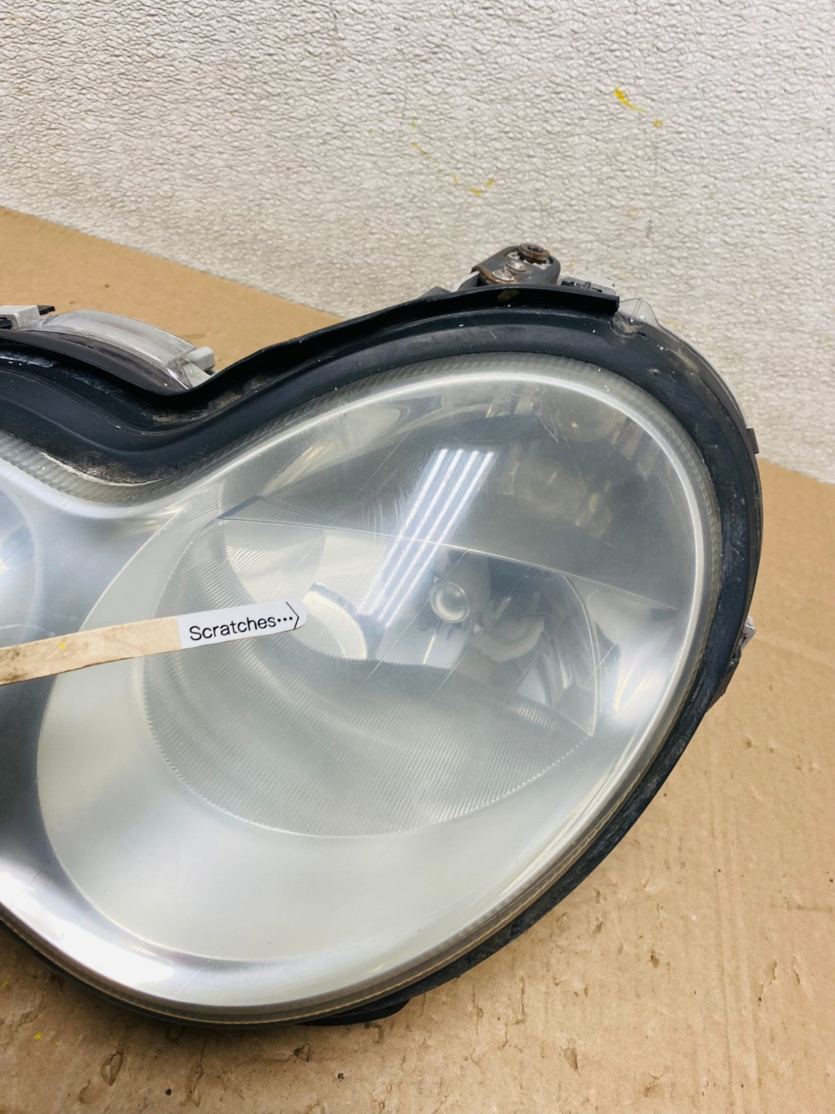 2005 to 2007 Mercedes-Benz C-Class Left Driver LH Side Headlight OEM Y2738 DW3