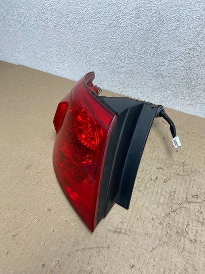 2007 - 2009 Hyundai Santa Fe Left Driver LH Side Tail Light AG5966 LK1