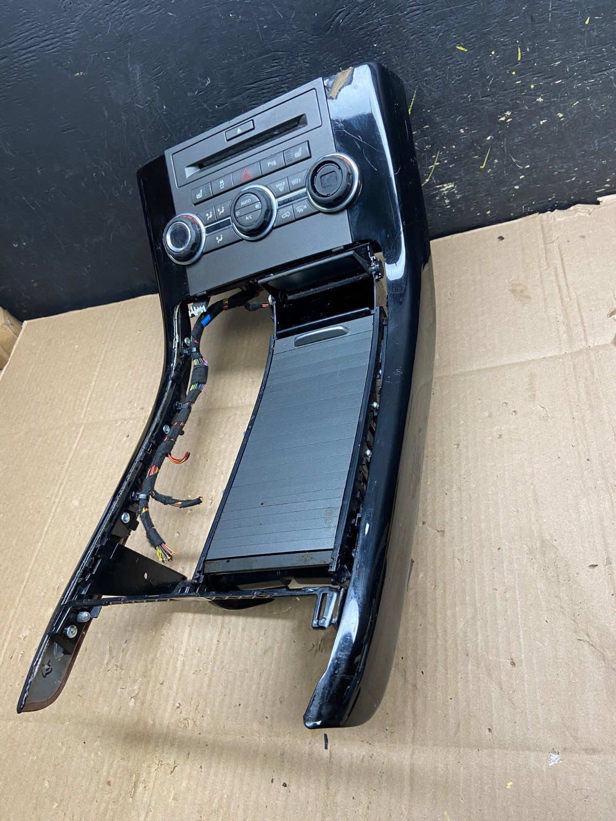 2010-2013 Land Rover Sport Center Climate Console Control Shifter Trim y2348 DG2