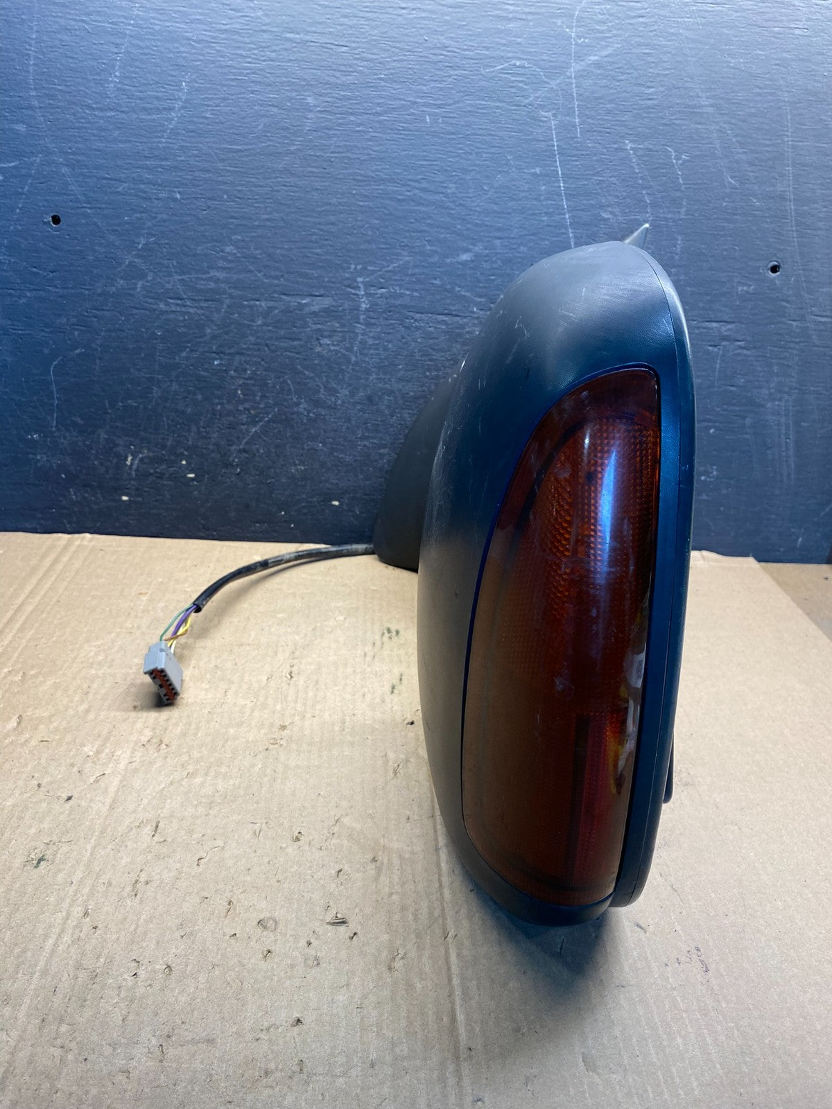 1999 to 2007 Ford F250 F350 F450 Left Driver Door View Mirror AE7658 DW11