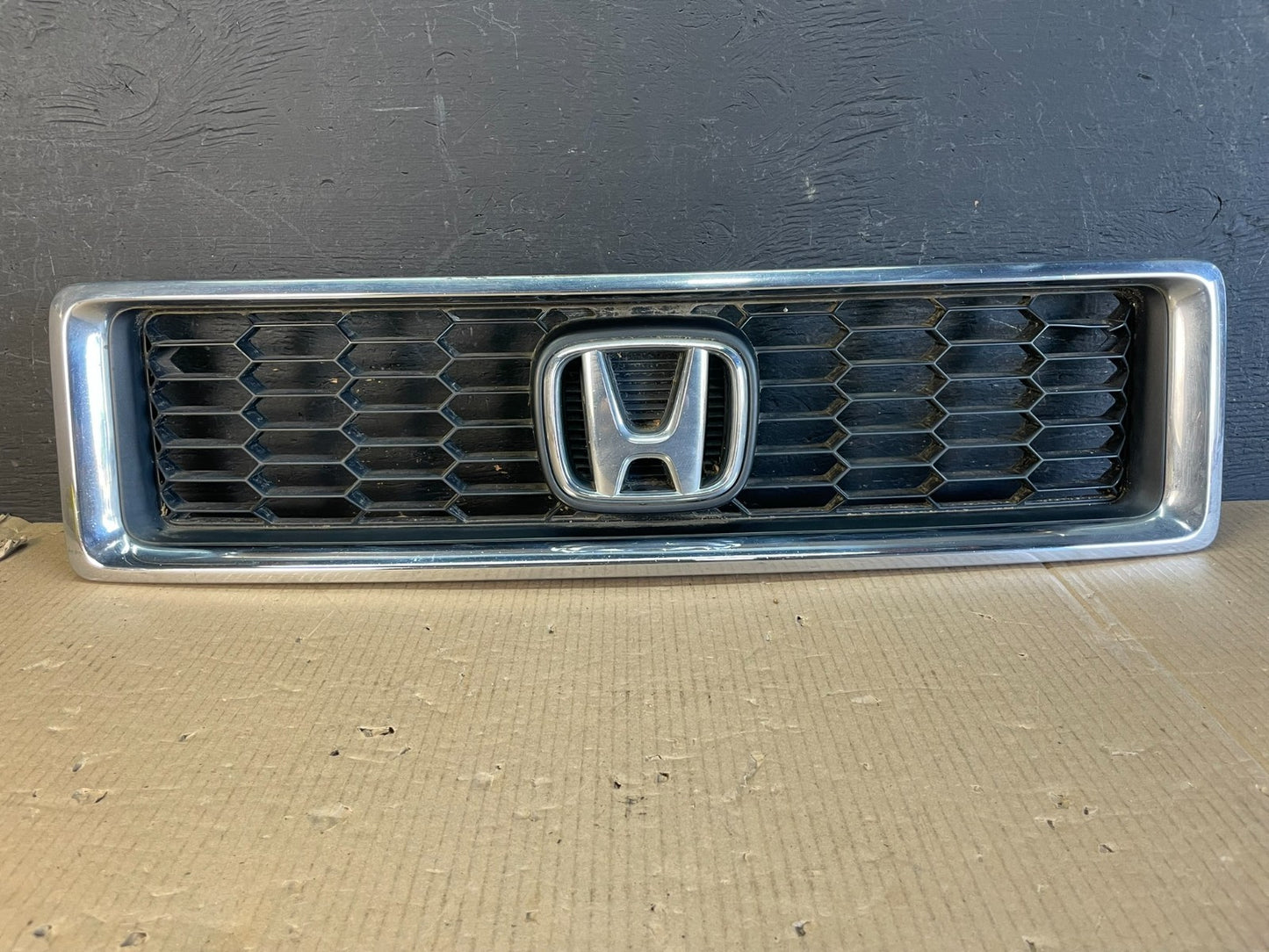 2006 to 2008 Honda Ridgeline Front Grill Grille AE37870