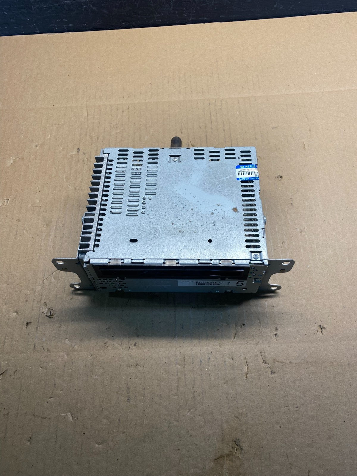 2011 to 2013 Ford Explorer Audio Equipment Radio Receiver AM FM CD ac2477 DG3