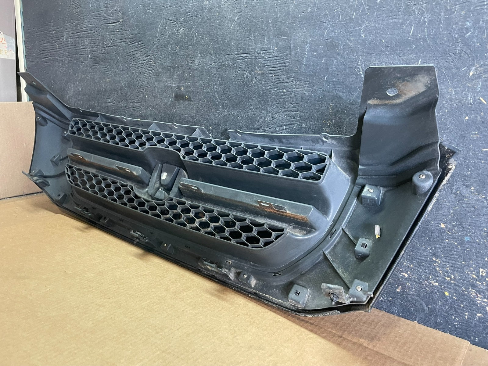 2003 2004 2005 Honda Pilot Front Upper Grill Grille Oem AA8974 DG8