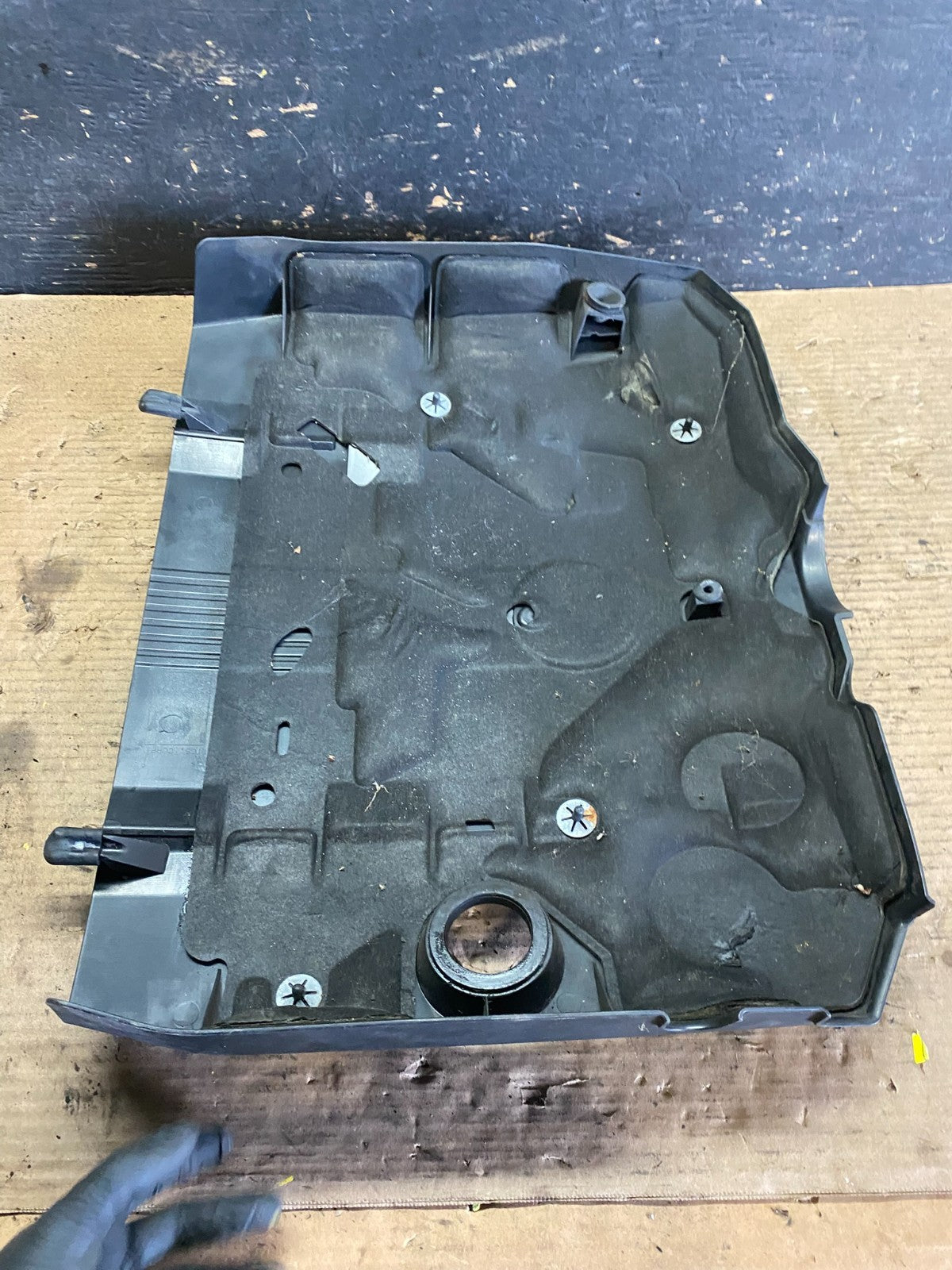 2008 to 2012 Cadillac CTS 3.6L Plastic Engine Cover Shield Z5980 DG7