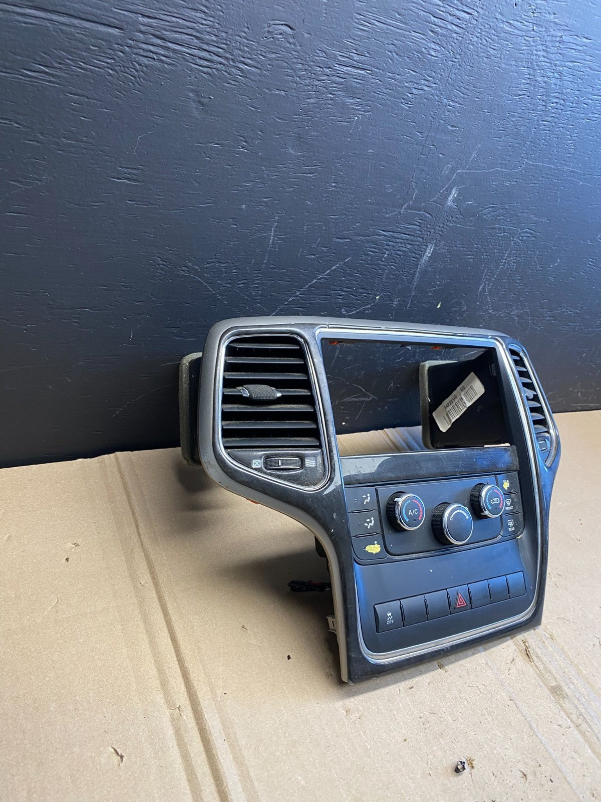 2011-2013 Jeep Grand Cherokee Center Radio Climate Control Bezel Vent AB8799 DG1