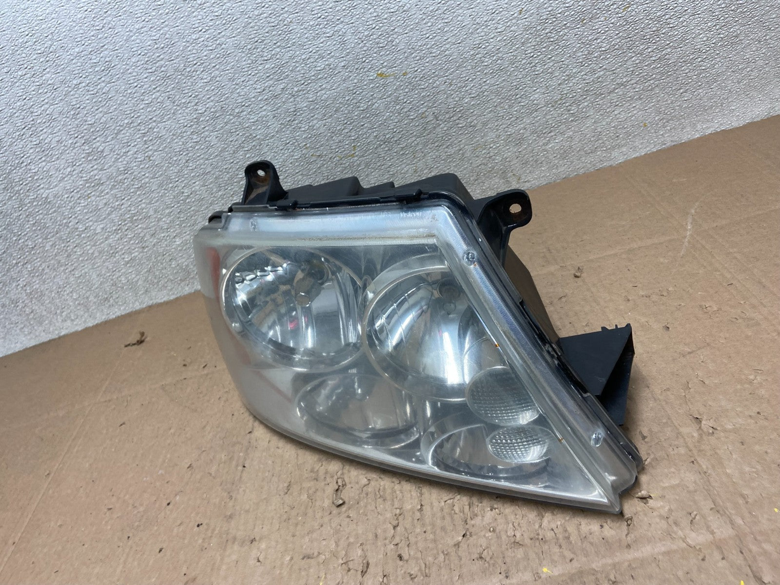 2003 - 2006 Lincoln Navigator Right RH Side Headlight Halogen Y2939 DW1