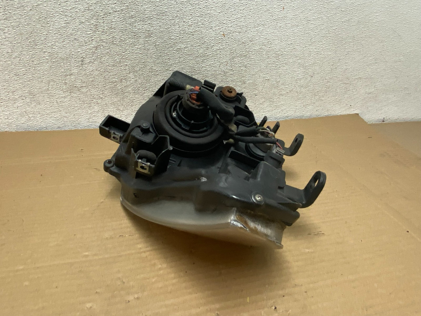 2005-2007 Nissan Pathfinder Halogen Headlight Right Passenger Rh AG8868 DW7