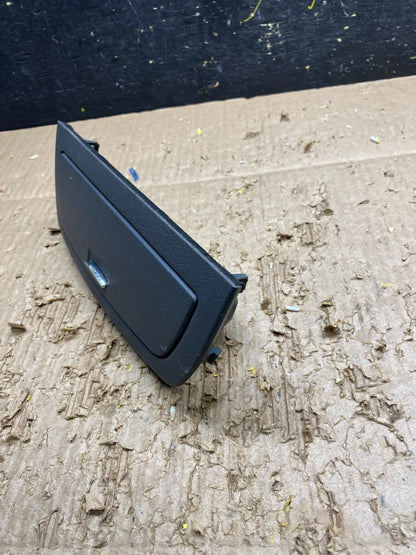 2004 2005 2006 Kia Amanti Center Console Storage Ash Tray OEM V7610 DG4