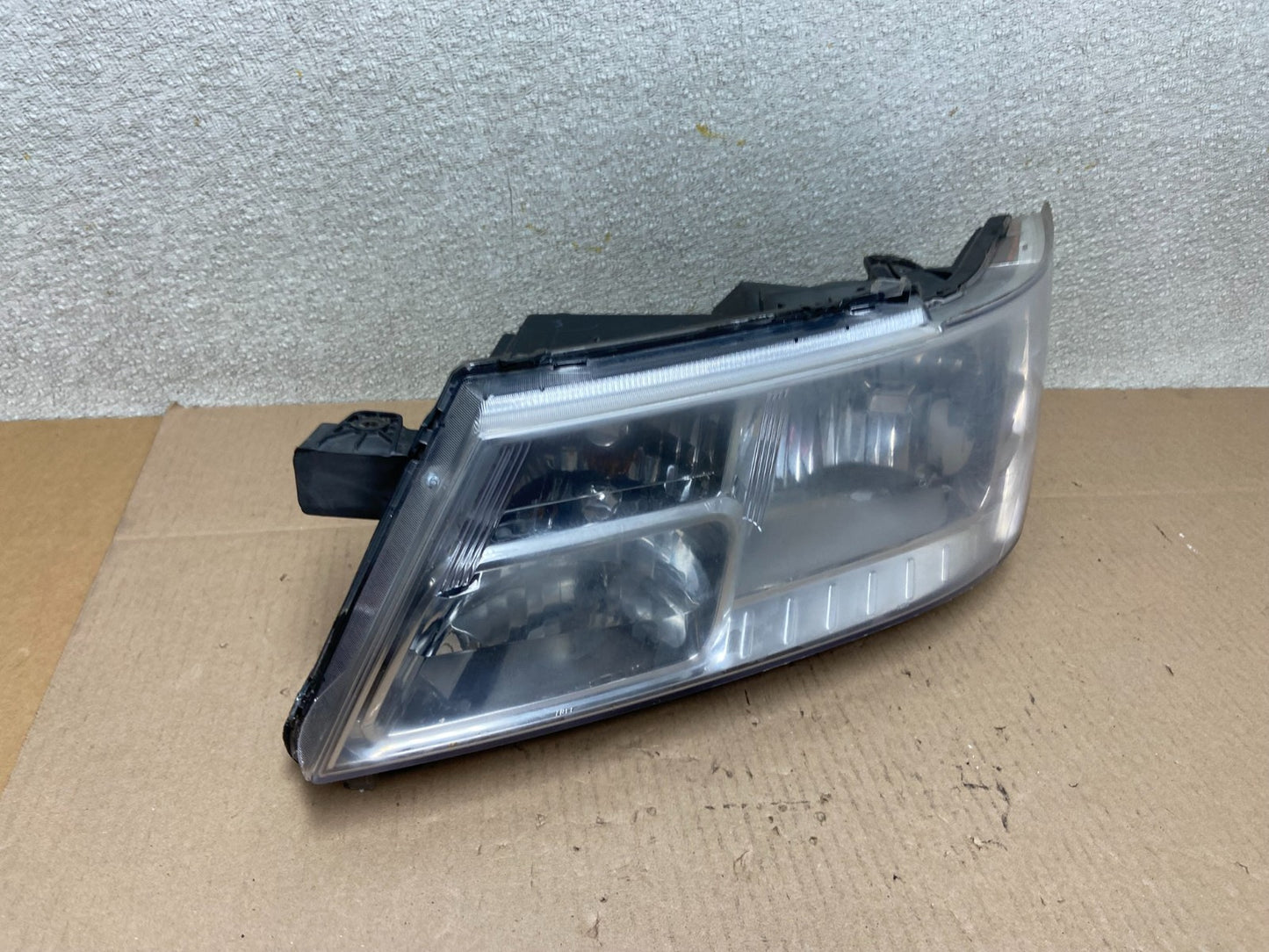 2009 to 2017 Dodge Journey Headlight Left Driver Lh Side Halogen Z3924 DW2