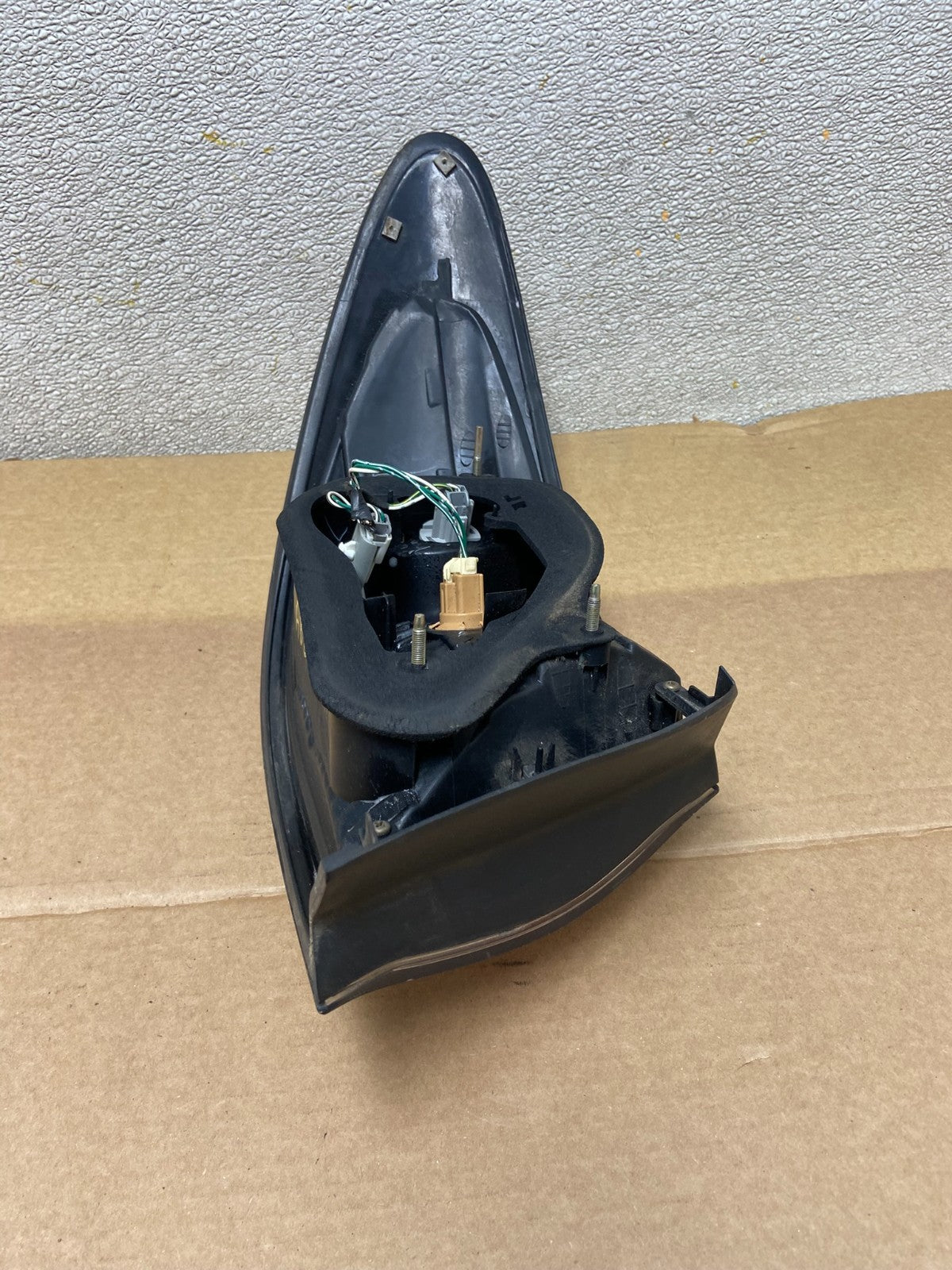 2002 to 2004 Lexus ES300 ES330 Right Passenger Side Tail Light OEM AB2565 DW4