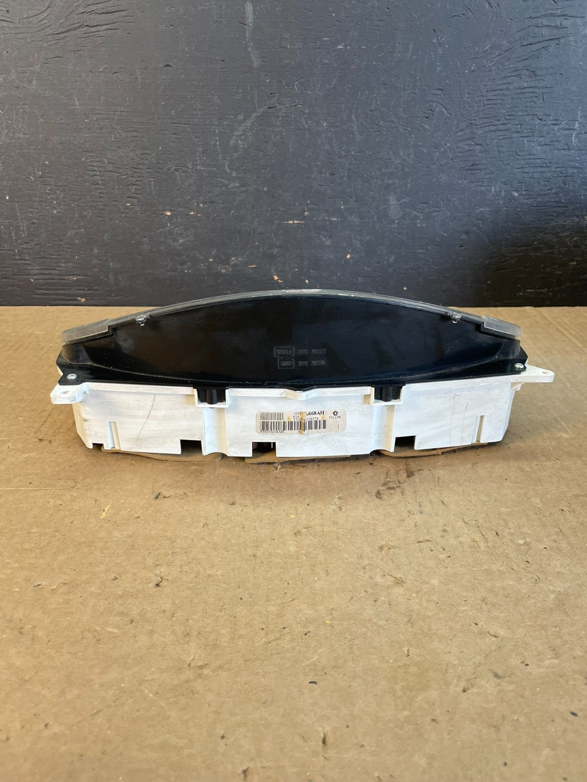 2001-2003 Dodge Van 1500 2500 3500 Speedometer Gauge Cluster AD03895
