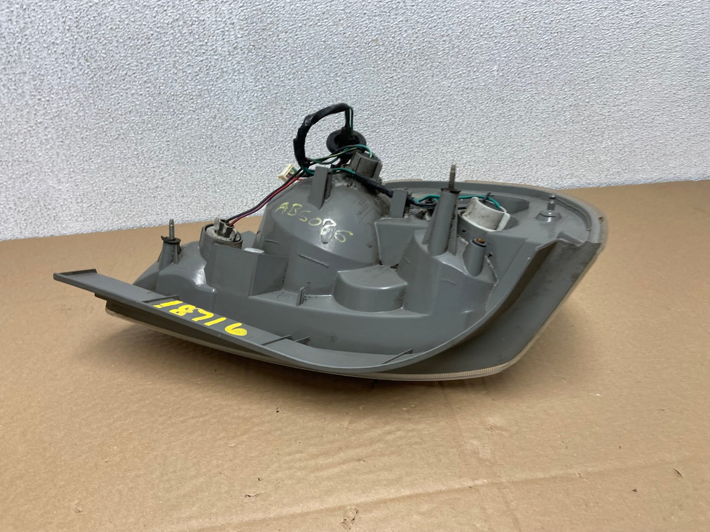 2005 to 2006 Nissan Altima Tail Light Right Passenger RH Side Oem AB6086 LK5