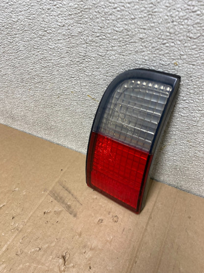 2003 2004 2005 2006 Lincoln Ls Right Passenger RH Inner Tail Light Oem T8252 DW1