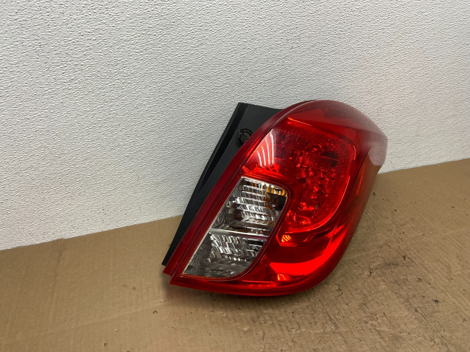 2013 to 2016 Buick Encore Right Passenger RH Side Tail Light Oem AB8509  DG2