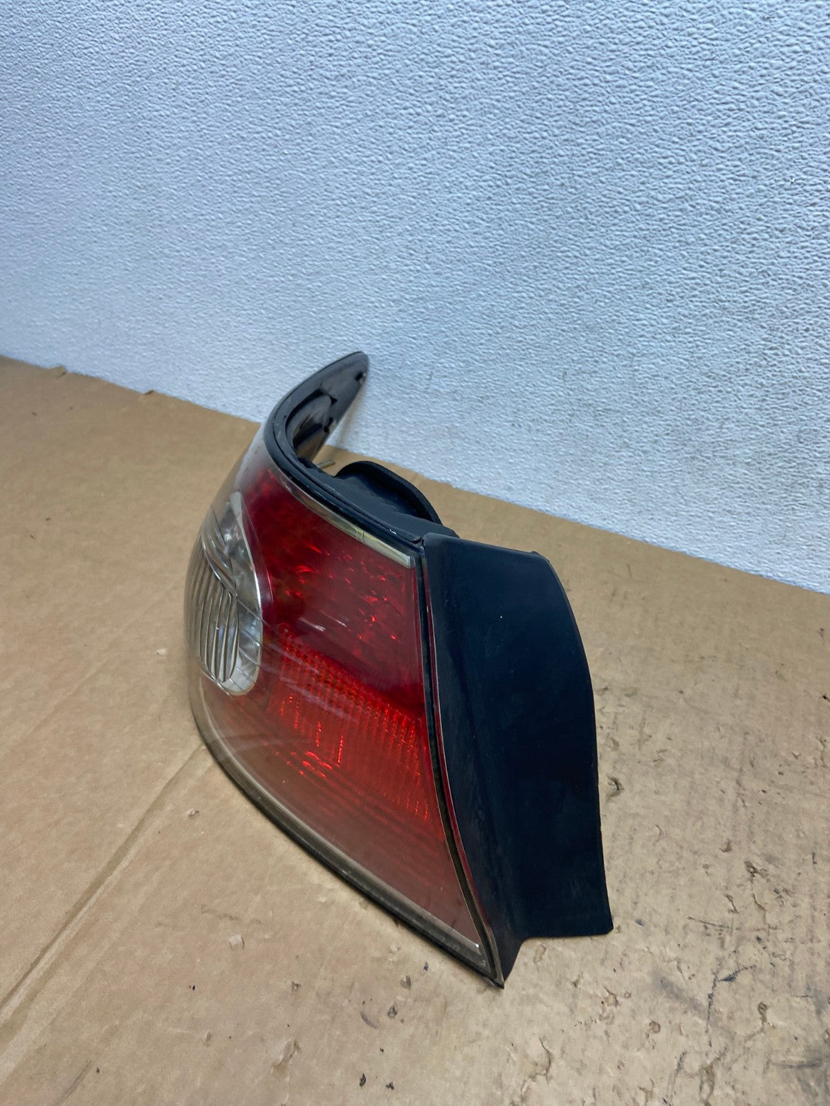 2002 to 2004 Lexus ES300 ES330 Left Driver Side Tail Light AD3077 LK1